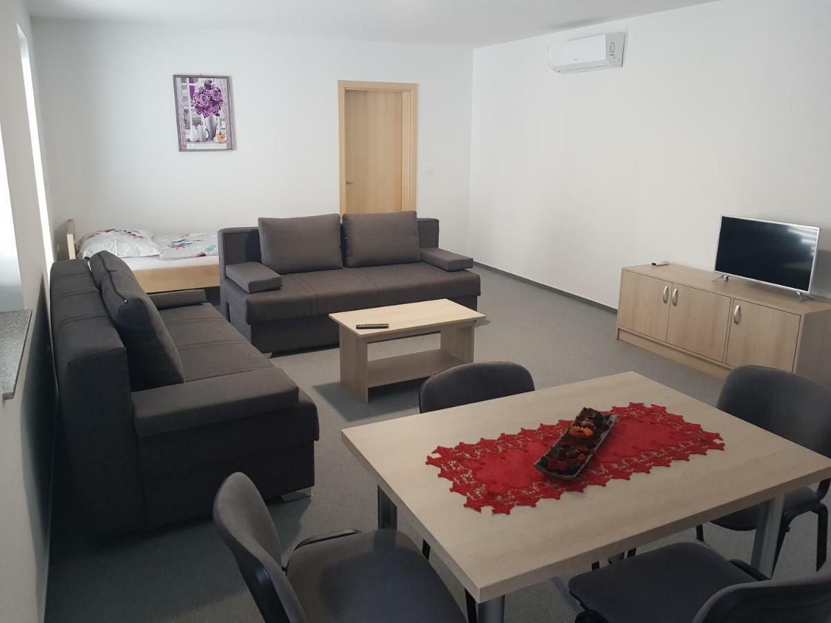 Apartmaji Jankovic ロガテツ エクステリア 写真