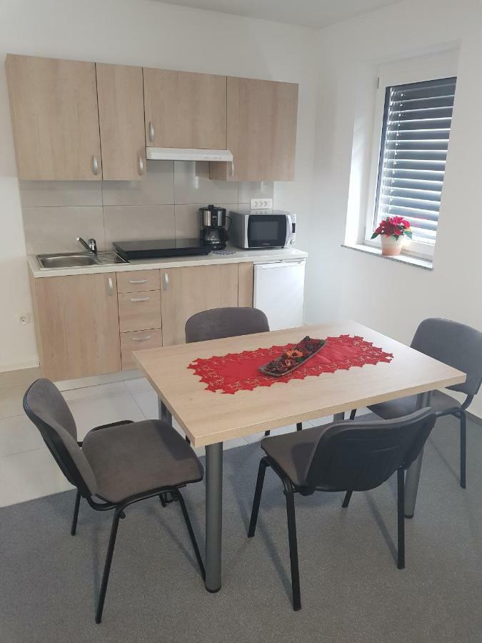 Apartmaji Jankovic ロガテツ エクステリア 写真