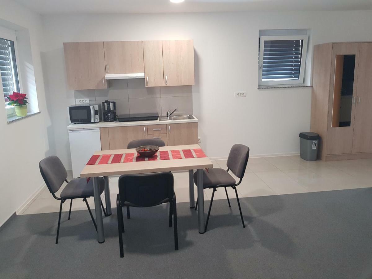 Apartmaji Jankovic ロガテツ エクステリア 写真